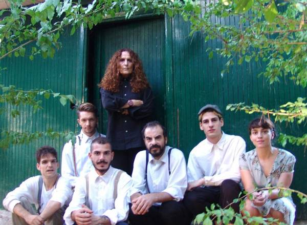 Οι ηθοποιοί του «Καθώς Ψυχορραγώ» μιλούν στην «Ε»