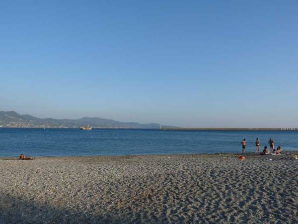 Νεκρή ανασύρθηκε 74χρονη από τη θάλασσα στην Καλαμάτα