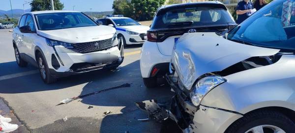 Καραμπόλα τριών οχημάτων στην Κυπαρισσία