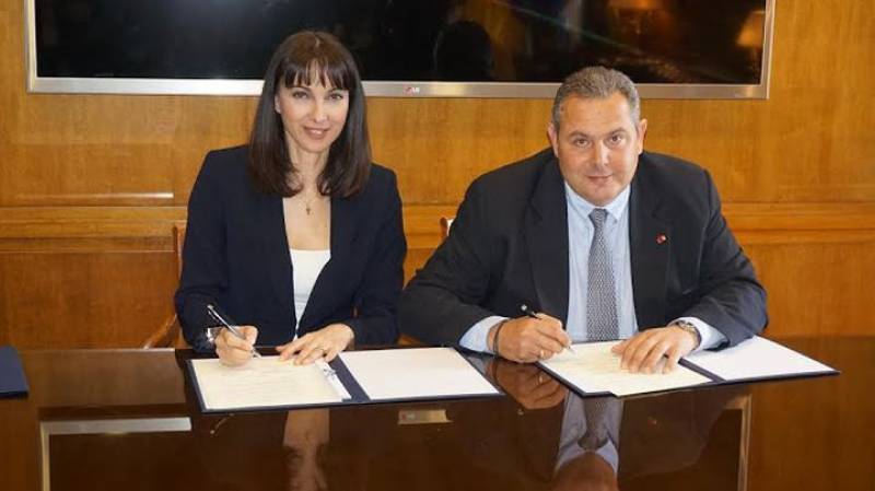 Ο Π. Καμμένος διέγραψε την Κουντουρά από τους ΑΝΕΛ