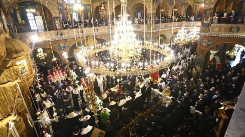 Η εξόδιος ακολουθία του μακαριστού μητροπολίτη Δράμας Παύλου