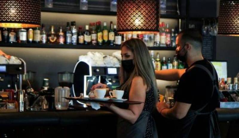 Αυξήθηκε ο τζίρος σε εστίαση - καταλύματα το πρώτο εξάμηνο του 2022 σε σύγκριση με αυτό του 2019