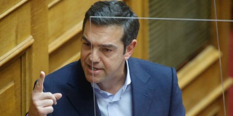 Τσίπρας: Να ξεχάσει τις σκέψεις για ακύρωση του οκταώρου ο Μητσοτάκης