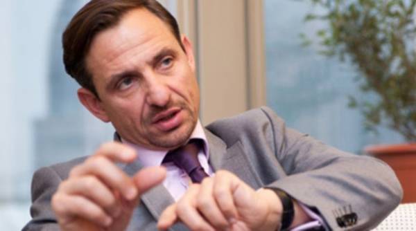 Χατζημαρκάκης: Η Ελλάδα δεν θα μπορέσει να μείνει στο ευρώ