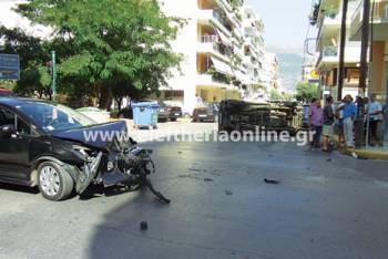 Ανατροπή αυτοκινήτου σε τροχαίο στην Καλαμάτα (βίντεο)