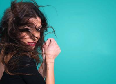 Ενα καλοκαιρινό «Φιλί στο στόμα» από την Φρόσω Στυλιανού