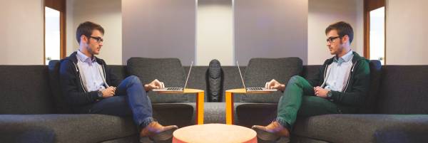 Πληκτικές εκστρατείες με παράλληλους μονολόγους