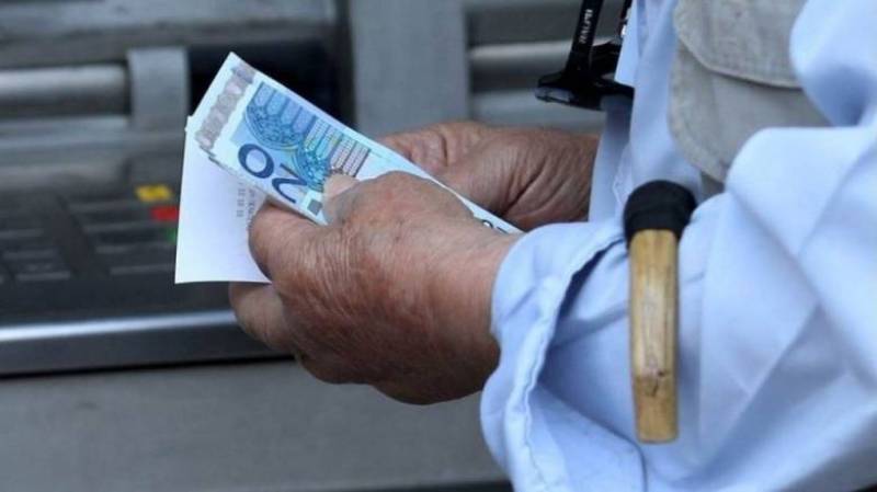 Μπαράζ πληρωμών την ερχόμενη εβδομάδα - Δώρο Χριστουγέννων, συντάξεις & επίδομα θέρμανσης (Βίντεο)