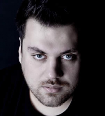 Ο Θέμης Καραμουρατίδης στην "Ε": Δημιουργώντας τραγούδια με τη Νατάσα Μποφίλιου και τον Γεράσιμο Ευαγγελάτο