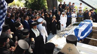Στην κρητική γη αναπαύεται ο Κωνσταντίνος Μητσοτάκης