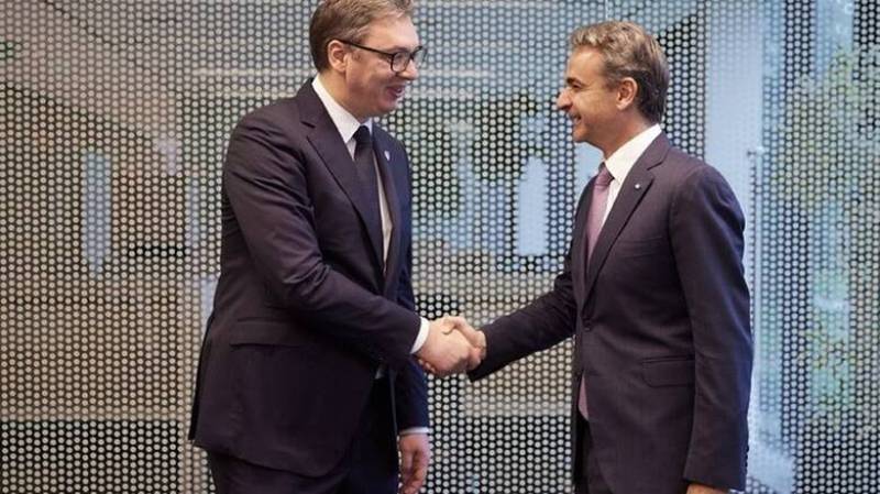 Συνάντηση Μητσοτάκη - Βούτσιτς: Έχουμε περιθώρια να βελτιώσουμε τις οικονομικές μας σχέσεις, δήλωσε ο πρωθυπουργός