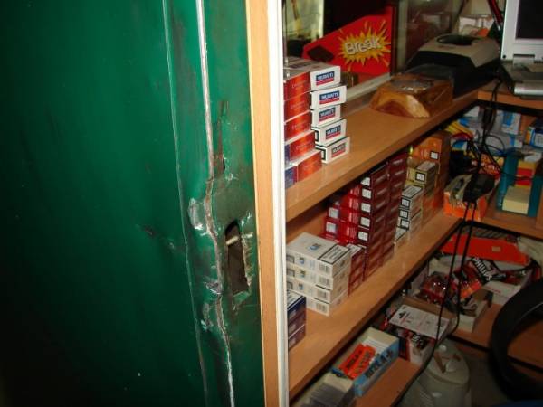 Πιάστηκαν τσιγγάνοι που έκλεβαν περίπτερα