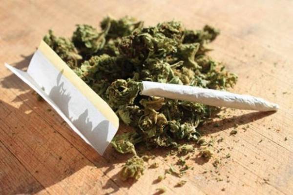 Τρεις συλλήψεις για… ένα τσιγαριλίκι