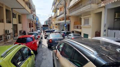 Κυκλοφοριακό χάος στην οδό Φαρών
