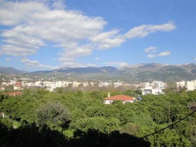 Κατά παρέκκλιση αρτιότητα από 300 τετραγωνικά στην Κηπούπολη (βίντεο)