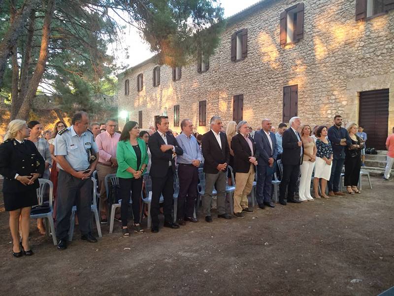 Αποδοκιμάστηκε ο Τατούλης στα εγκαίνια του νέου Αρχαιολογικού Μουσείου Πύλου