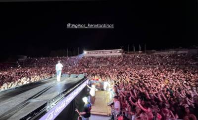 Κωνσταντίνος Αργυρός: Kαθήλωσε το κοινό της Καλαμάτας - Χιλιάδες θεατές στη συναυλία του (βίντεο)