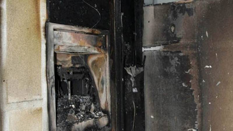 Ανατίναξαν ΑΤΜ έξω από σούπερ μάρκετ στα Ισθμια Κορινθίας