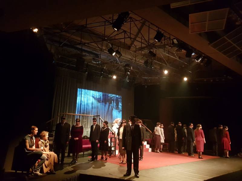 Καθημερινές παραστάσεις της «Πρόβας νυφικού» από την Θεατρική Διαδρομή