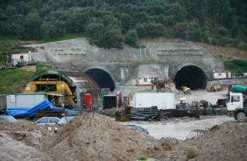 Ολυμπία Οδός: Επέκταση κυκλοφοριακών ρυθμίσεων στον κόμβο Ξυλοκάστρου
