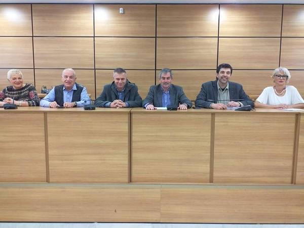 Ανακοίνωσε το ψηφοδέλτιο της Αργολίδας o Πετράκος