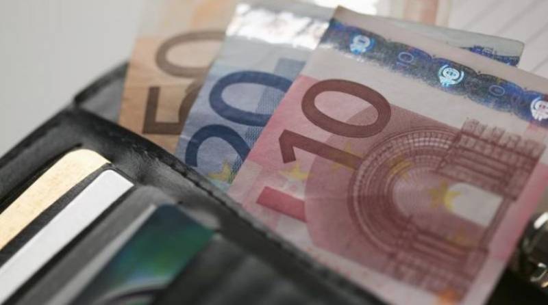 Έκτακτο βοήθημα σε 2.290.000 πολίτες - Δικαιούχοι και ποσά (Βίντεο)