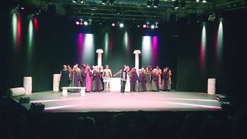 "Συν Ενα - Μιχάλης Τούμπουρος": Λαμπερή πρεμιέρα έκανε η "Μήδεια" (φωτογραφίες)