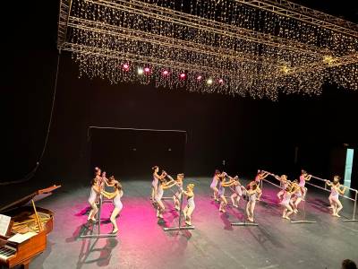 Ανοιχτά μαθήματα από τη Δημοτική Σχολή Χορού Καλαμάτας με άρωμα... Χριστουγέννων