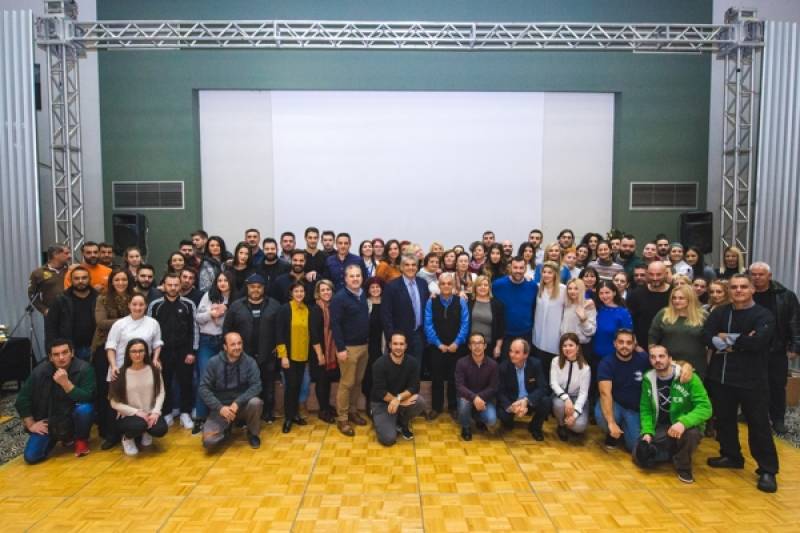 Οικογενειακό κλίμα στην πίτα του “Elite City Resort”