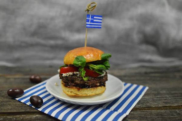 Kalamata burger στην Τσεχία με προϊόντα "Παπαδημητρίου" (φωτογραφίες)