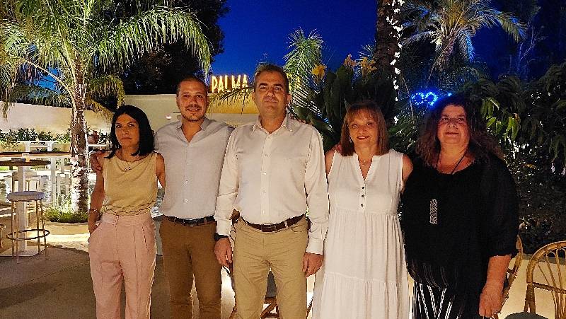 Πολιτική κουβέντα και ποτό στην βραδιά της ΝΔ στην Καλαμάτα