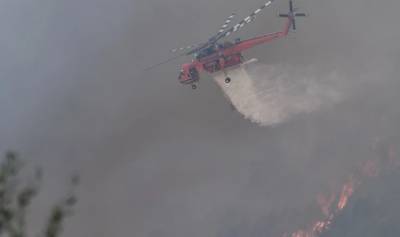 Φωτιά στο Λουτράκι: Μήνυμα 112 για εκκένωση στο Καλαμάκι Ισθμίων και στον Παράδεισο (Βίντεο)