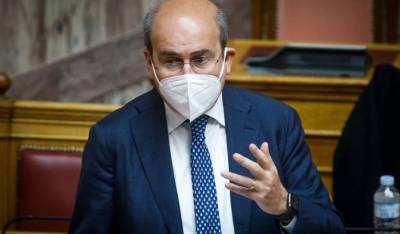 Χατζηδάκης: Η Ελλάδα μία από τις 12 χώρες με πλήρη νομική ισότητα ανδρών-γυναικών