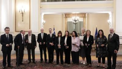 Η ΠτΔ παρασημοφόρησε προσωπικότητες των Γραμμάτων και των Τεχνών