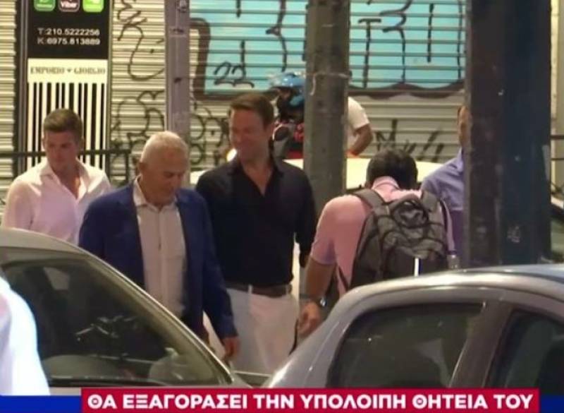 Πηγαίνει φαντάρος για 20 ημέρες ο Στ. Κασσελάκης - Θα εξαγοράσει το υπόλοιπο της θητείας του (Βίντεο)