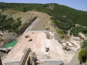Το Σεπτέμβρη του 2013 ολοκληρώνεται το φράγμα στο Φιλιατρινό ποτάμι