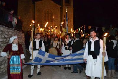 Το έθιμο των λαμπαδηφοριών στο Σιδηρόκαστρο