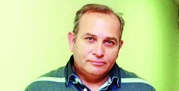 Ο Βασίλης Καΐλας στην "Ε": "Με ενοχλεί να με ταυτίζουν με άτομα που δεν εκτιμώ"