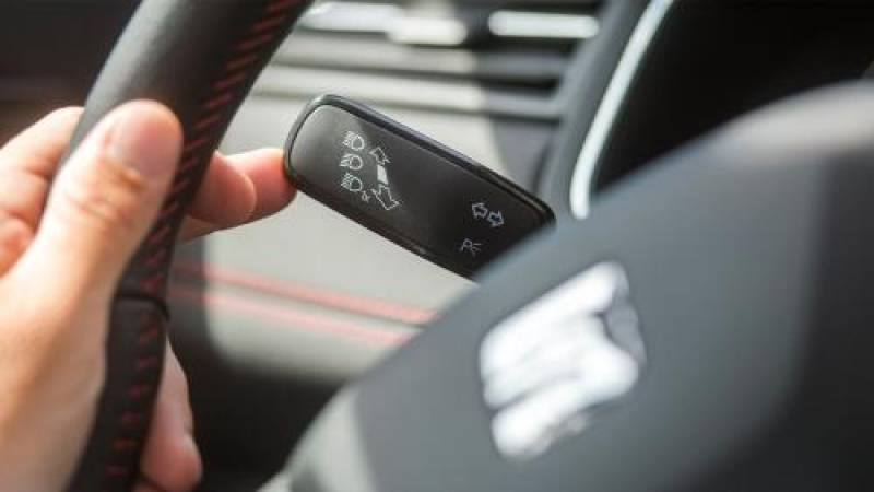 Οδηγική αναρχία και... ολισθηρότητα στην Καλαμάτα