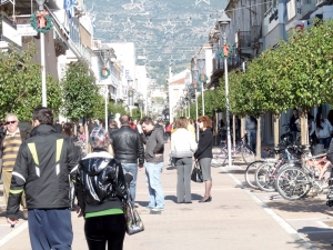 Συγκρατημένη αισιοδοξία στην αγορά της Καλαμάτας - Προσφορές έως και 70% για προσέλκυση πελατών