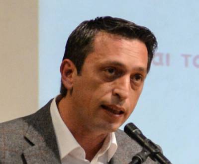 Απόσυρση του ασφαλιστικού ζητεί ο Μαντάς