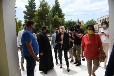 Γεννηματά από Καλαμάτα: "Καλώ τους πολίτες να ακούσουν τη φωνή της Επιστήμης και της λογικής και να εμβολιαστούν"