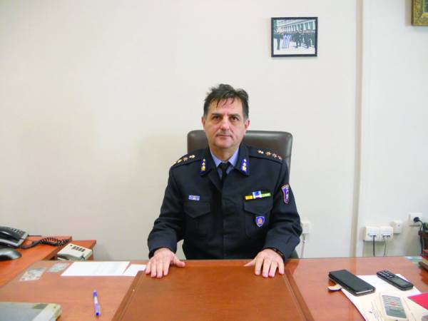 Ο πύραρχος Κων. Θεοφιλόπουλος νέος διοικητής της Πυροσβεστικής Υπηρεσίας Καλαμάτας
