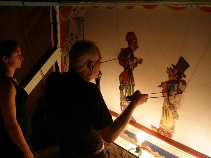 Ξεκαρδίστηκαν στα γέλια με τα καμώματα του Καραγκιόζη στο Διαβολίτσι