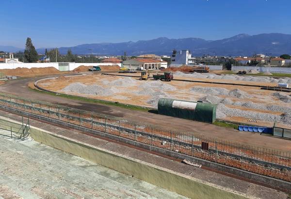 Δημοτικό Συμβούλιο Μεσσήνης: Αντιπαράθεση για το ταρτάν του Σταδίου