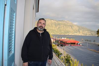 Ο Παναγιώτης Λαμπρινίδης στην «Ε»: «Ονειρο μου να αποκτήσει η Καλαμάτα μια νέα σύγχρονη πινακοθήκη»