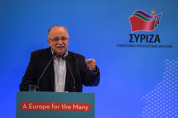 Ο αντιπρόεδρος του Ευρωκοινοβουλίου, Δημήτρης Παπαδημούλης, στην "Ε": "Η Ε.Ε. πρέπει να αλλάξει, γιατί αλλιώς κινδυνεύει με αποσύνθεση και διάλυση"