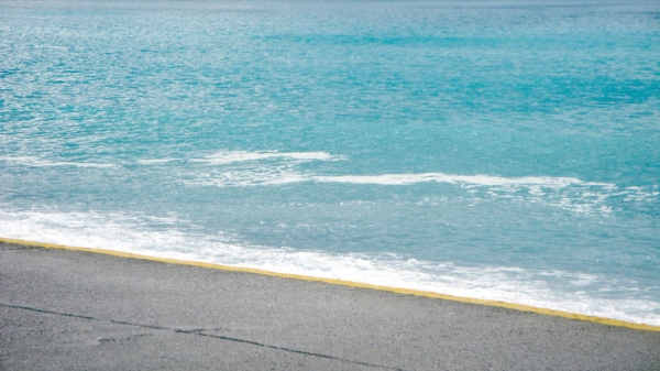 "Αφροί" στη θάλασσα