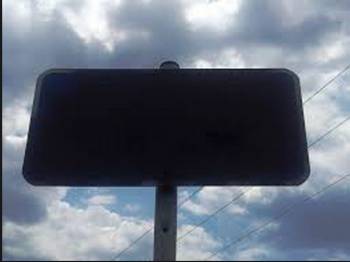 Γερμανοί αφαίρεσαν... δημοτική πινακίδα στη Σπάρτη