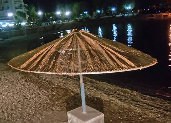 Βραδινό μπάνιο στην παραλία της Καλαμάτας